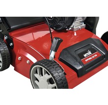 Detaljvy av MTD Optima 35 VO mossrivare