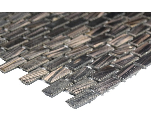 Glasmosaikplattor i tvärformat