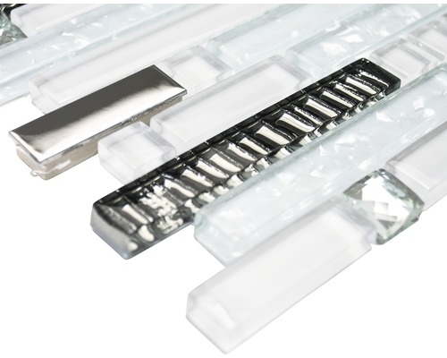 Mosaikplatta av glas och metall