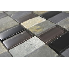 Mosaikplattor av sten och glas