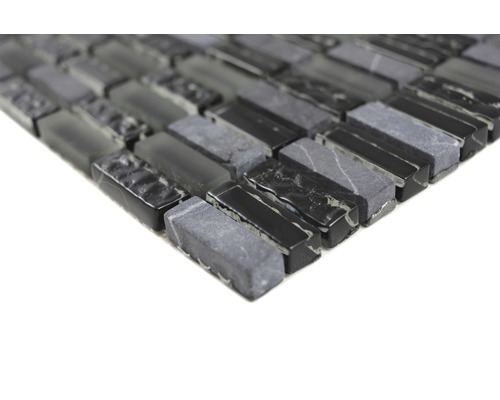 Mosaikplatta av glas och sten