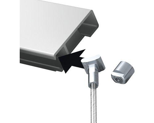 Detaljvy av ett skensystem med vajerupphängning för takmontering.