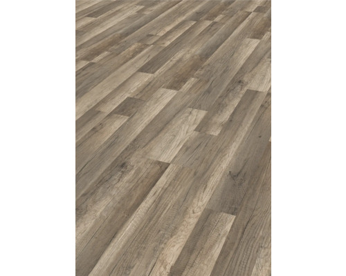 Lagt golvbeläggning med träutseende.