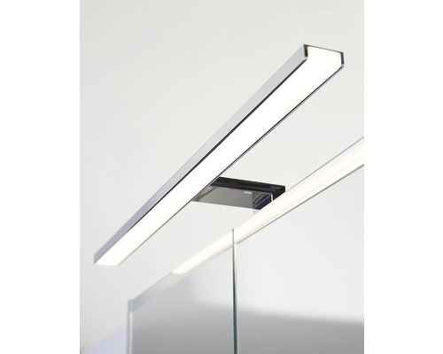 LED-badrumslampa för montering ovanför en spegel