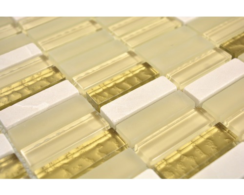 Mosaikplattor av glas och sten