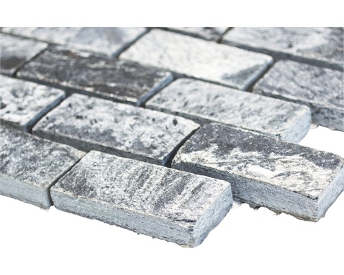 Naturstensmosaikplatta i murförband