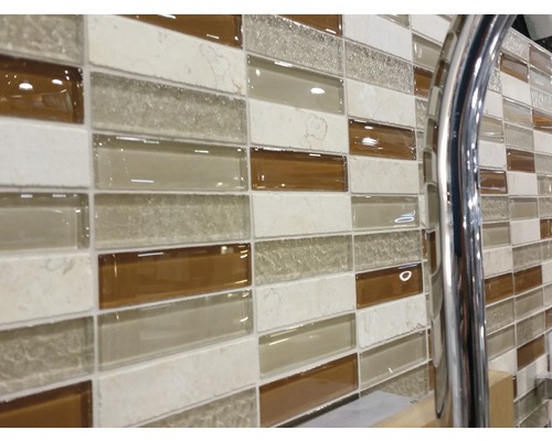 Mosaikplattor med glas- och stenutseende