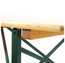 Detaljvy av en öl bänk med träskiva och metallram