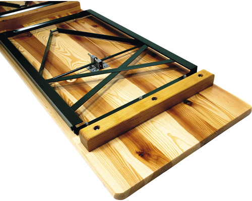 Detaljvy av en ölset med träskiva och metallram.