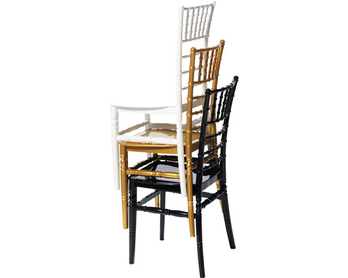 Stapel med tre stolar