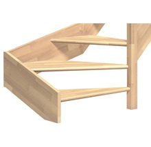 Detaljvy av trätrappa