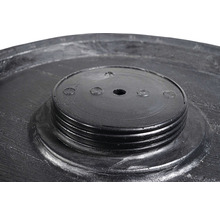 Detaljvy av ett regnvattentunnalock