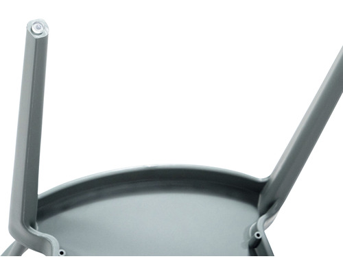 Detaljbild av sits och ben på en stol