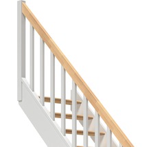 Trätrappa med räcken