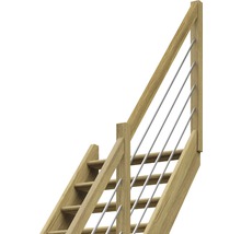 Trätrappa med räcke och metallstänger