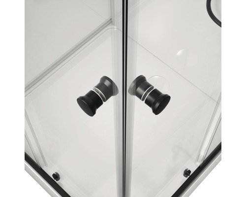 Detaljvy av duschkabin med handtag