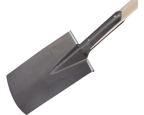 Spat med trähandtag och stålblad
