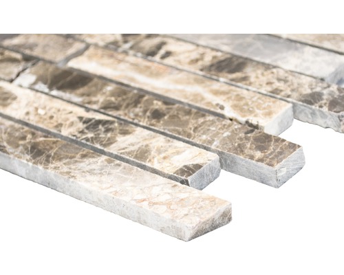 Marmormosaikplattor i tvärformat