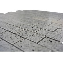 Grå mosaikplattor i horisontellt format