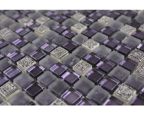 Mosaikplattor av glas och metall för vägg och golv