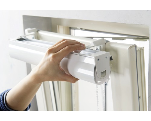 Montering av rullgardin på fönstret