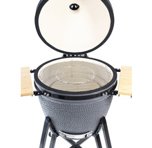Keramisk grill med öppet lock och grillgaller