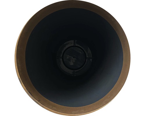 Inre vy av en blomkruka med dräneringshål