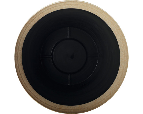 Inneransikt kruka med bevattningssystem