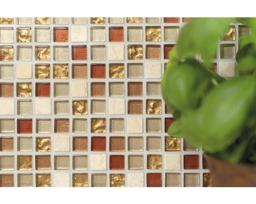 Mosaikplattor med fyrkantiga, gyllene, bruna och beige element