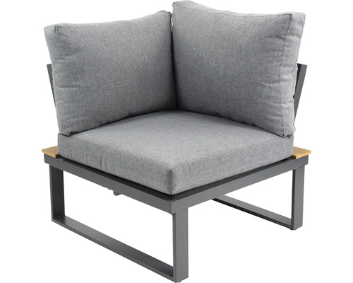 Hörnsektion av en trädgårdslounge med grå dynor och metallram