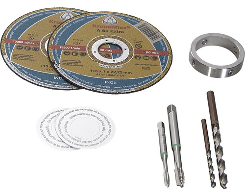 Två kapskivor, en ring, en gängtapp och två borrar ligger på en vit bakgrund.