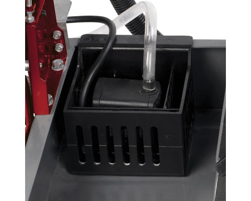 Vattenpump i en behållare med vattenkylningssystem