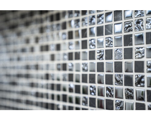 Mosaikplattor med kvadratiska element i olika utföranden