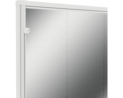 Spegelskåp med vita skjutdörrar