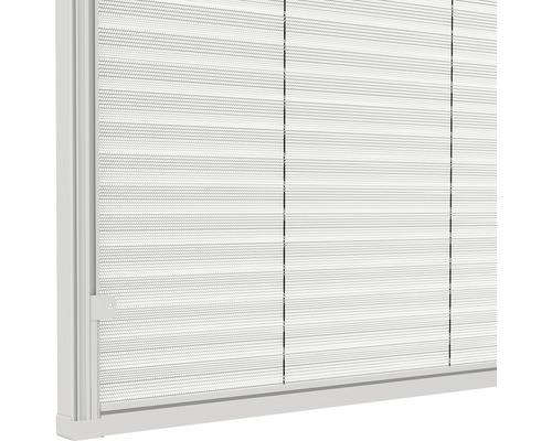 Plissé med horisontella veck för fönsterdekoration och avskildhet