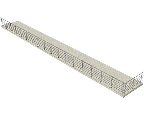 Lång betongbro med metallräcke