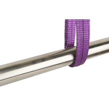 Lyftsele av textilmaterial runt en metallstång