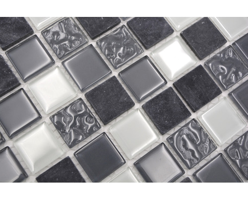 Fyrkantig mosaik av glas och sten