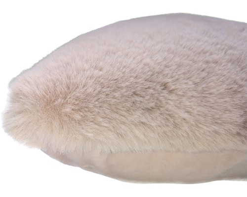 Dekorativ kudde med pälsstruktur