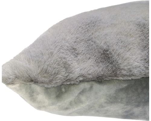 Dekorativ kudde med fällimitation