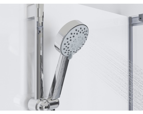 Handdusch med duschstång och rinnande vatten i badrummet