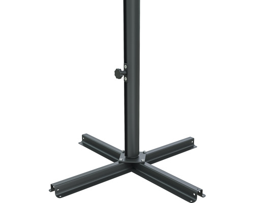 Parasollfot av metall med fyrbent bas och låsbar stång.
