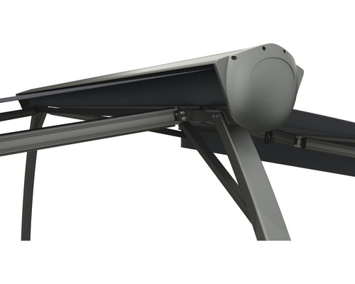 Detaljvy av en infällbar terrassmarkis