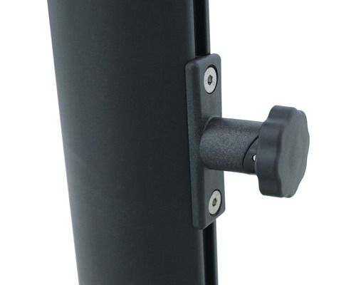 Detaljvy av fäste med skruvar och vridknapp