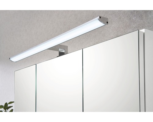 Badrumslampa för montering ovanför ett spegelskåp