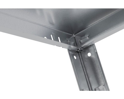 Detaljvy av en metallhylla med hörnanslutning