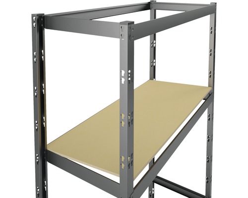 Detaljvy av en lagerhylla med metallram och en nivå