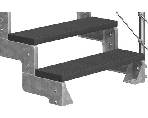 Metalltrappa med två steg och räfflade slitbanor