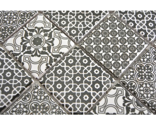 Mosaikplattor med olika ornament