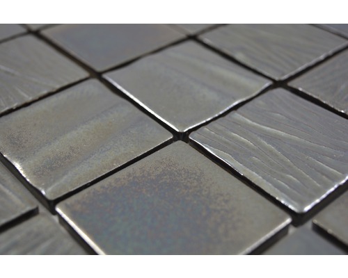 Närbild av kvadratiska mosaikplattor